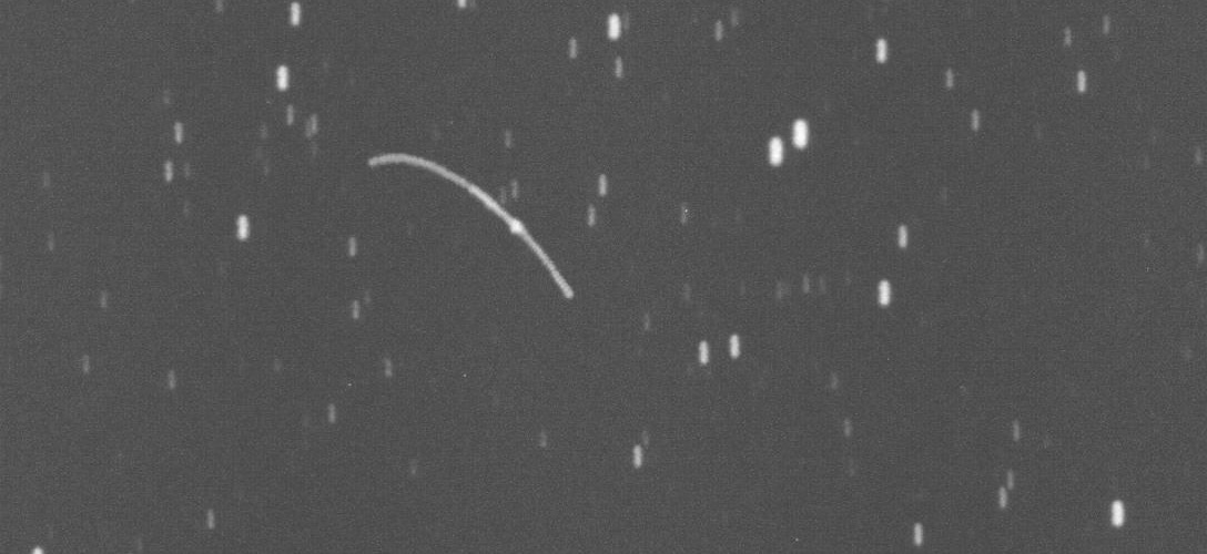 Lichtpunkt der Artemis II/Orion Kapsel im Sternbild Skorpion