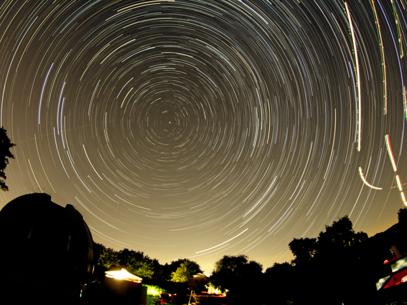 Startrails 8mmWali Bl3 5 Can650D 12s ISO1600 WHS 20160806 07 2323 0108 LSB